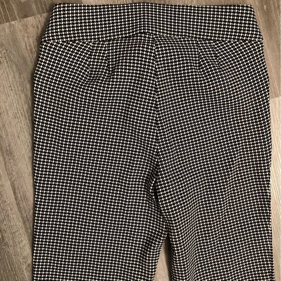 Soho Apparel Ltd. Houndstooth elastic waist skinny pants - Picture 10 of 10